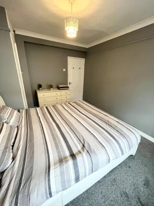 Appartamento Aprt 10Mins Walk From The Shard! Londra Esterno foto