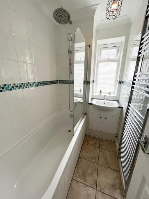 Appartamento Aprt 10Mins Walk From The Shard! Londra Esterno foto